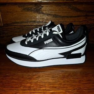 Puma gym shoes size 4.5c